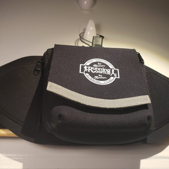 Runners Tune Belt Patented Bag black white bottle running room store adjustable - Picture 5 of 12